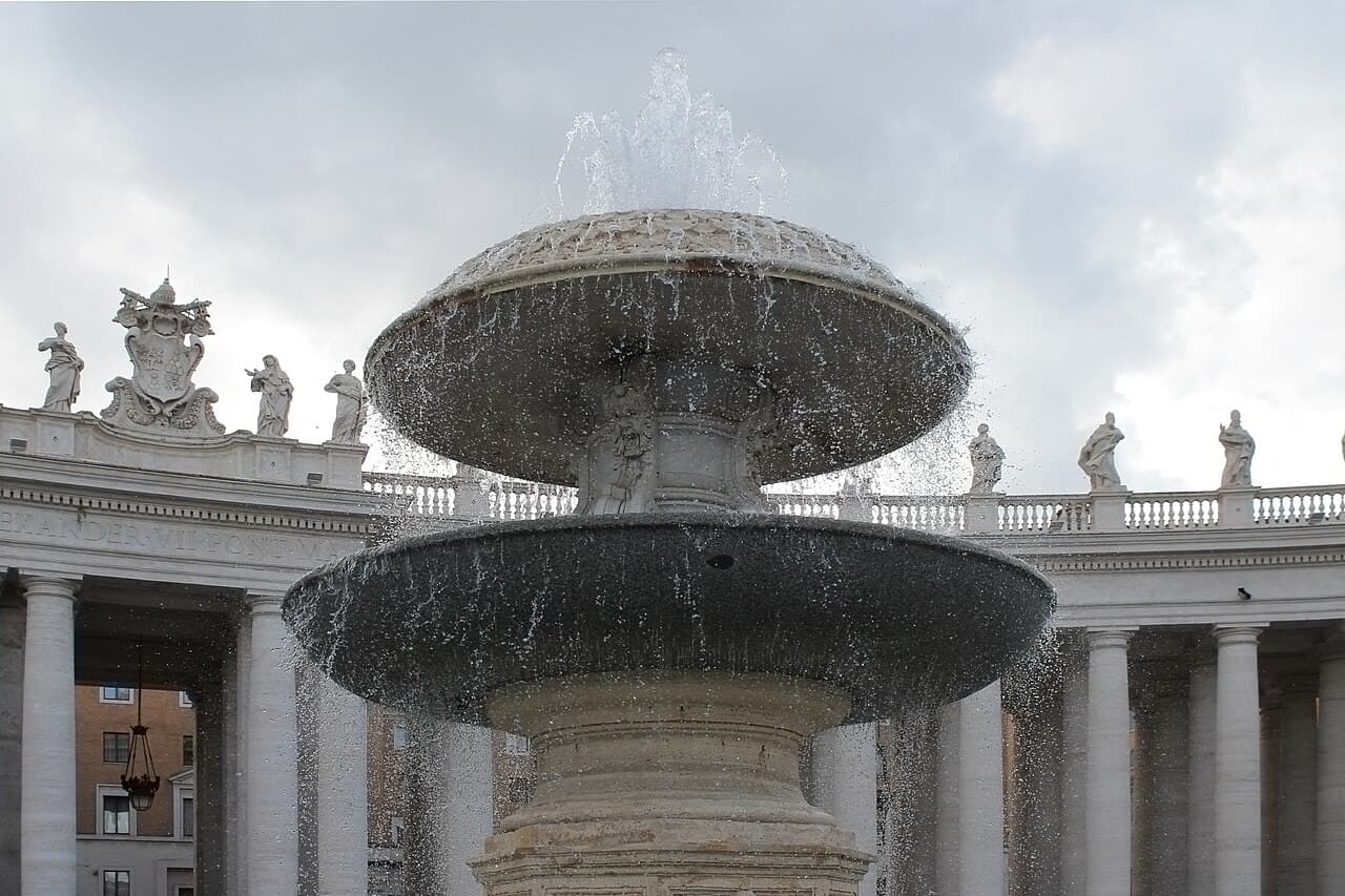 Fonte da Praça de São Pedro, no Vaticano