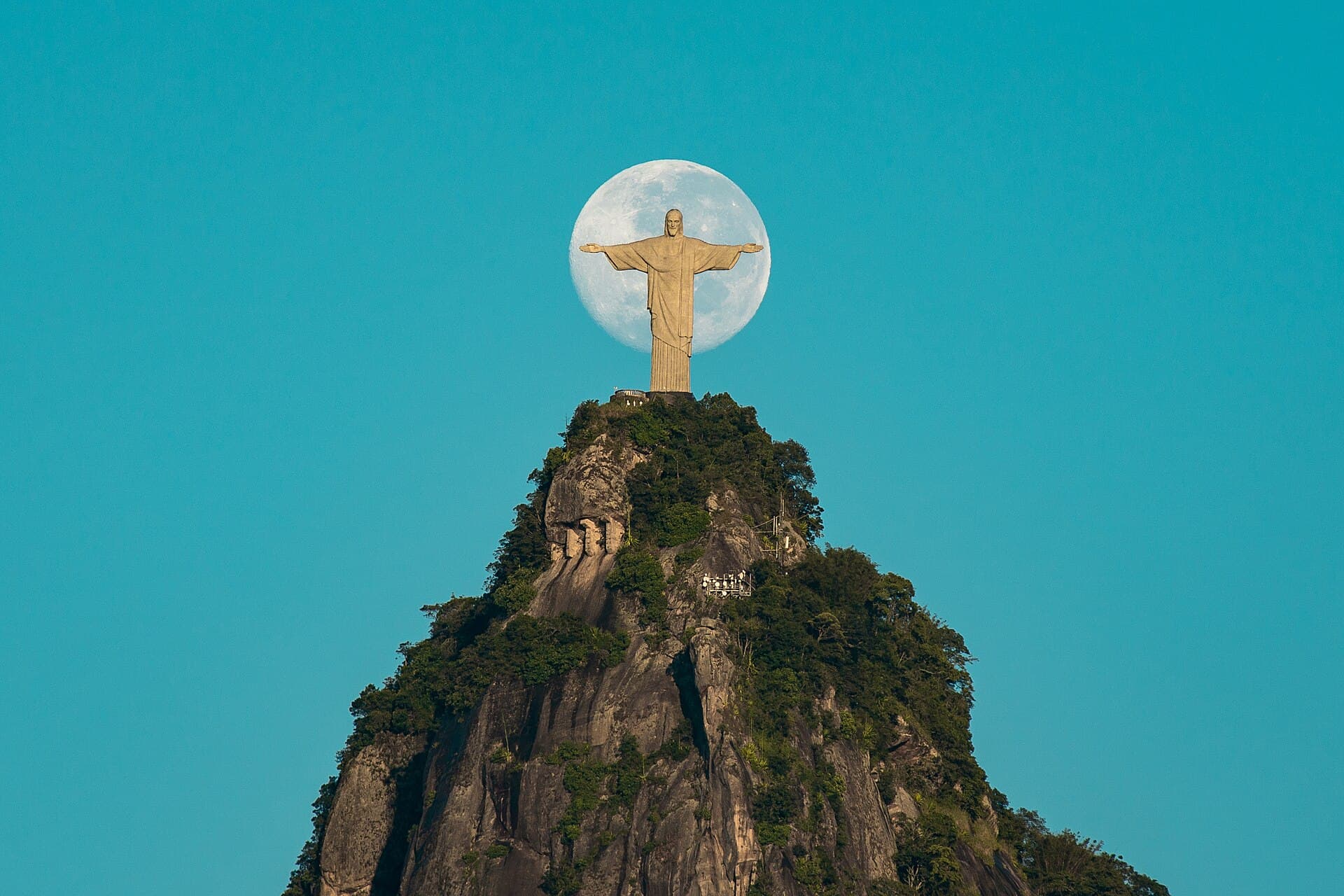 Estátua do Cristo Redentor no alto do Corcovado, no Rio de Janeiro